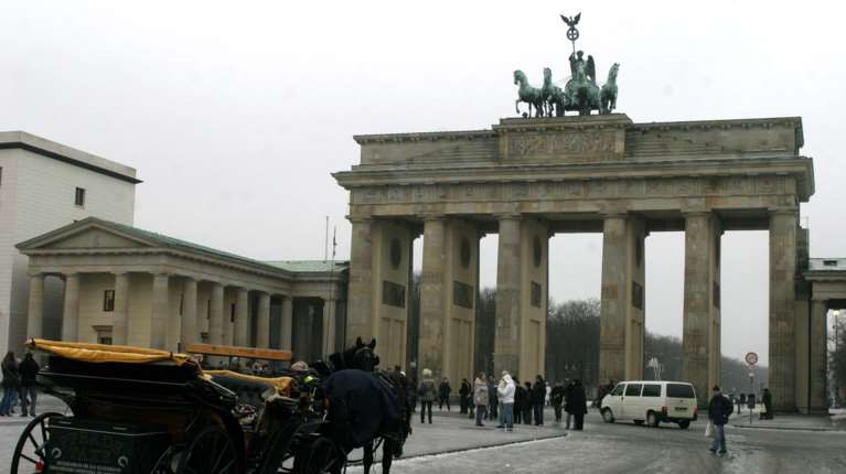 Black out στο Βερολίνο: Πάνω 50.000 νοικοκυριά και επιχειρήσεις χωρίς ρεύμα - Υποψίες εμπρησμού σε δίκτυο