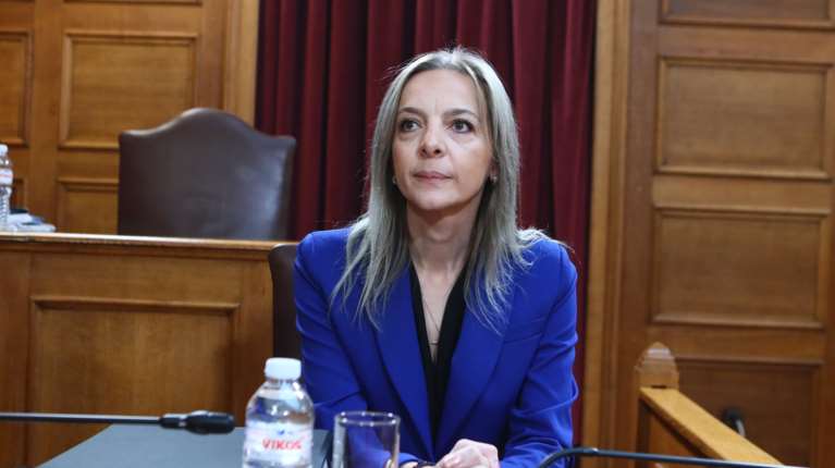 Σεμερτζίδου σε Εξεταστική ΟΠΕΚΕΠΕ: &quot;Έπρεπε να πάρω άδεια για να οδηγήσω τη Ferrari του συντρόφου μου;&quot;