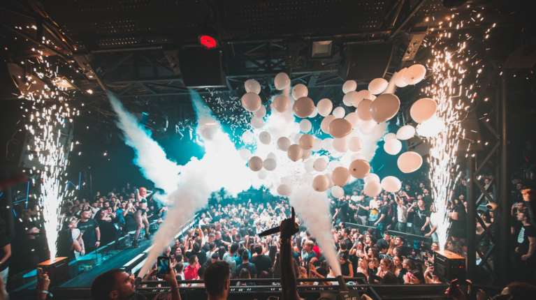 &quot;Νυχτερινός Ποιμήν&quot;: Εφοδος της ΕΛΑΣ σε τρία νυχτερινά κλαμπ στην Αθήνα - Βρέθηκαν μέσα 7 ανήλικοι