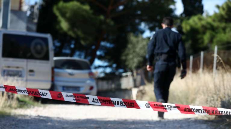 Μαρτυρία για την αδελφοκτονία στη Νέα Πέραμο: &quot;Κάθε μέρα γινόταν χαμός, ξύλο, ναρκωτικά, κρασί&quot;