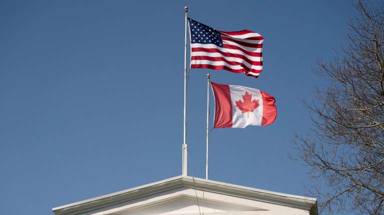 Απίστευτο: Αμερικανοί τουρίστες δηλώνουν Καναδοί επειδή ντρέπονται για τον Τραμπ
