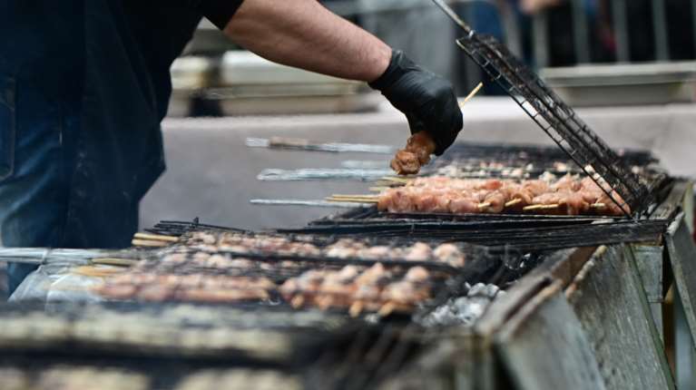 Τσατραφύλλιας: Καιρικό παράθυρο για τσίκνισμα στην Αττική - Πότε θα βρέξει την Τσικνοπέμπτη