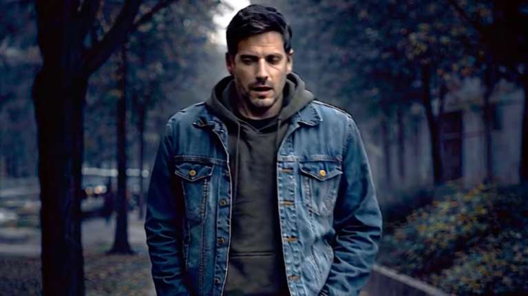 Αντιδράσεις για το διαφημιστικό σποτ του ΕΟΠΑΕ με τον ΑΙ χρήστη ναρκωτικών: "Προσβολή για τα θεραπευτικά προγράμματα"