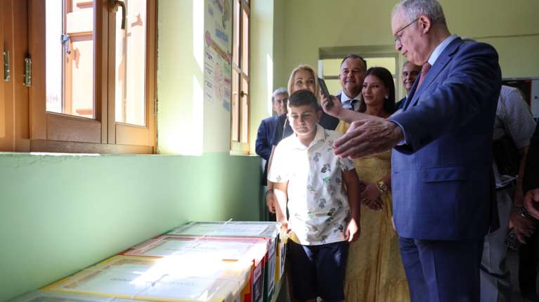 Ο συγκινητικός αγιασμός στην ακριτική Τέλενδο με έναν μόνο μαθητή του δημοτικού - Παρών και ο Πρόεδρος της Δημοκρατίας