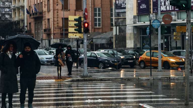 Επιδείνωση καιρού σε 6 περιοχές με βροχές, καταιγίδες και θυελλώδεις ανέμους - Μπόρες και στην Αττική