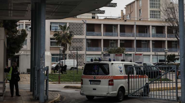 Τρόμος στο &quot;Γεννηματάς&quot;: Ανελκυστήρας έπεσε στο κενό από τον τρίτο όροφο