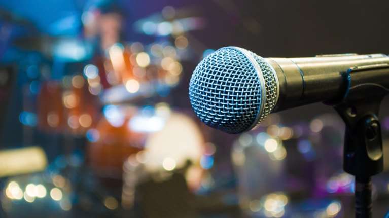 Ο 21χρονος που καταγγέλλει τον γνωστό τραγουδιστή: "Θέλω να φανεί η αλήθεια και όσα έζησα" [βίντεο]