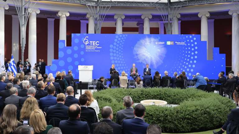 Live οι εργασίες της συνόδου Διατλαντικής Συνεργασίας για την Ενέργεια - Η Ελλάδα πύλη εισόδου για το αμερικανικό LNG