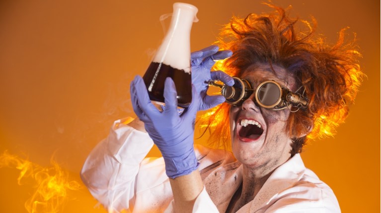 ΤΡΕΛΟΣ ΕΠΙΣΤΗΜΟΝΑΣ