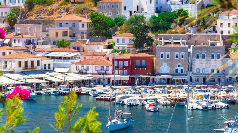 Μόνο με άδεια τα οχήματα στην Υδρα - Ποιοι εξαιρούνται και πώς γίνεται η αίτηση μέσω Gov.gr