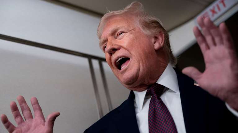 Τραμπ: Η Ρωσία θέλει συμφωνία και ο Ζελένσκι πρέπει να κινηθεί - Διαφορετικά θα χάσει μεγάλη ευκαιρία