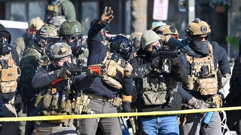 Στην Ιταλία για τους Χειμερινούς Ολυμπιακούς αγώνες η ICE - "Δεν είναι καλοδεχούμενοι"