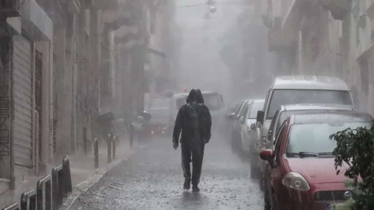 Καιρός: Οργανωμένος πυρήνας ισχυρών καταιγίδων θα επηρεάσει μεγάλο μέρος της χώρας - Ιδιαίτερη προσοχή και στην Αττική