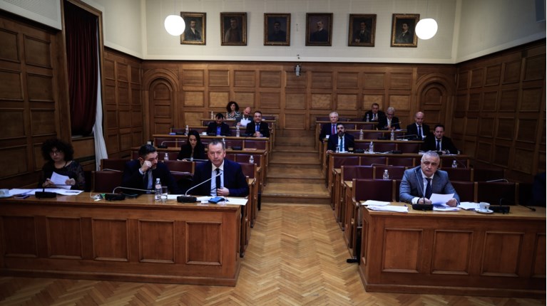 Εξεταστική για τα Τέμπη