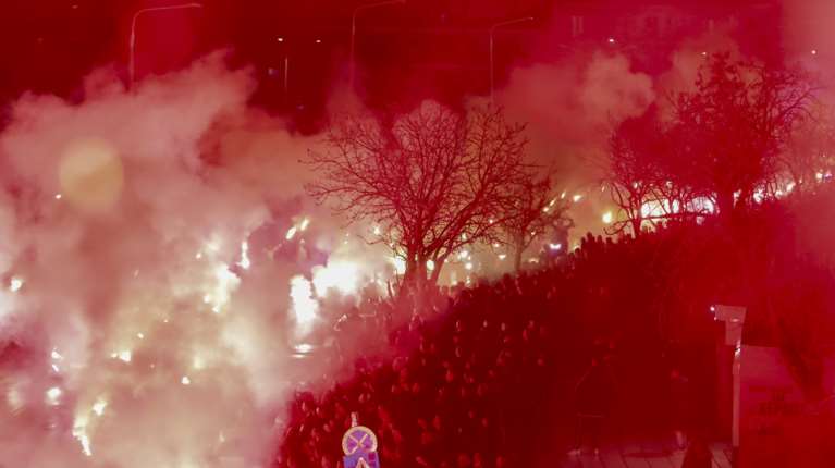 Ρίγη συγκίνησης σε Τούμπα και Λυών για τα επτά "αετόπουλα": Αποχαιρέτησαν τους άτυχους οπαδούς του ΠΑΟΚ [εικόνες, βίντεο]