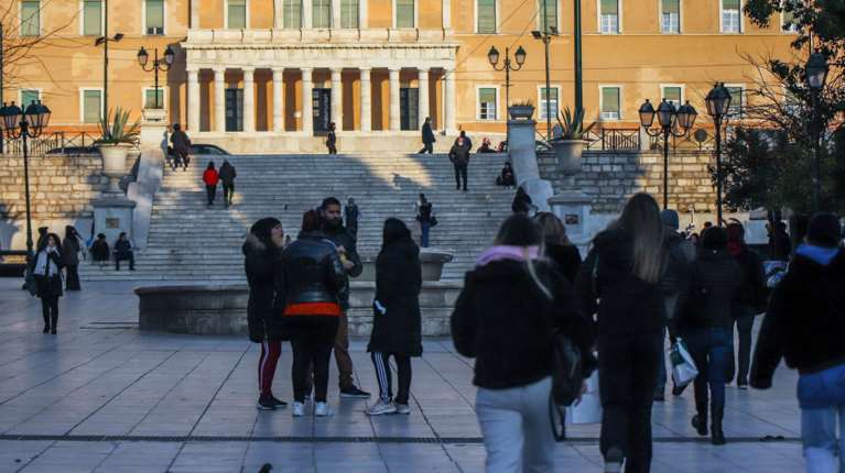 Η &quot;μεγάλη στροφή&quot; για το πώς θα ενισχυθεί η οικογένεια: Φορολογικά κίνητρα αντί για επιδόματα - Παραδείγματα