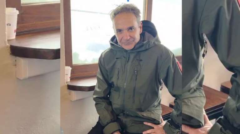 Καλάβρυτα: Ο Κυριάκος Μητσοτάκης παρουσίασε το νέο καφέ στην κορυφή της Στύγας [βίντεο]