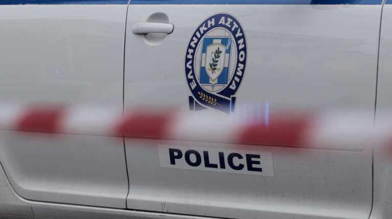 Γλυφάδα: Συνελήφθη 16χρονος μαθητής σε ΕΠΑΛ με τρία μαχαίρια και έναν κόφτη