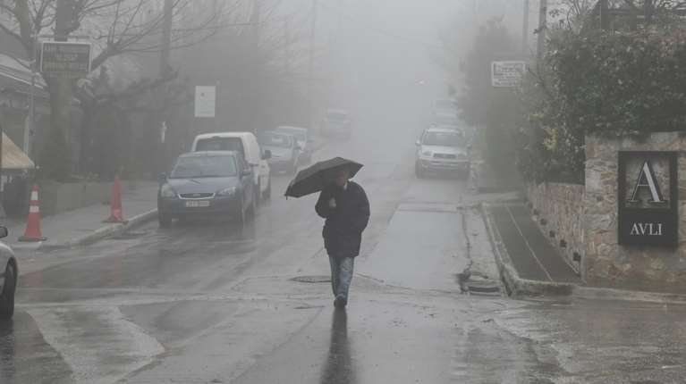 Νέο έκτακτο δελτίο της ΕΜΥ: Βροχές, χιόνια και άνεμοι έως 10 μποφόρ μέχρι το μεσημέρι της Πέμπτης
