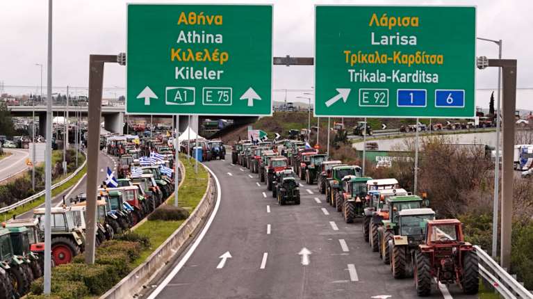 Αποφασισμένοι για κλιμάκωση οι αγρότες - Το μέλλον των μπλόκων κρίνεται στη σύσκεψη των Μαλγάρων
