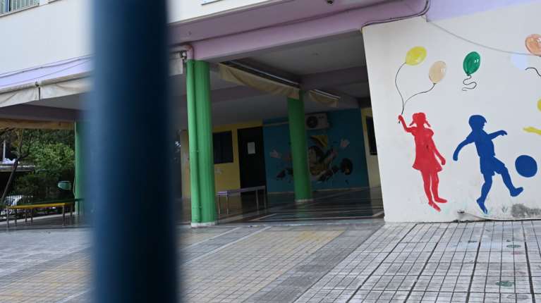 Σοκάρουν οι μαρτυρίες από την κατάρρευση της 10χρονης: &quot;Ήταν ένα παιδάκι ανάσκελα&quot; - &quot;Άκουσα φωνές και είδα που έκαναν αναπνοές&quot;