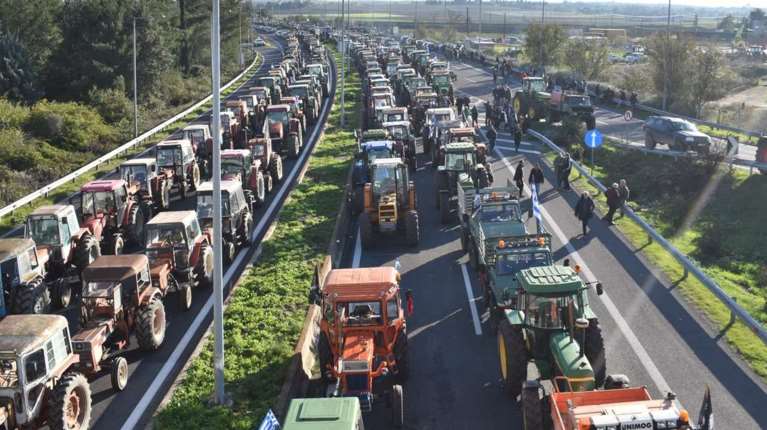 Αγρότες: Κλείνουν και τις παρακαμπτήριες την Παρασκευή, ανοίγουν τα διόδια το ΣΚ - Τι θα γίνει τα Χριστούγεννα