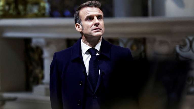Σκηνικό πολιτικού χάους στη Γαλλία: Ο Μακρόν ψάχνει ήδη νέο πρωθυπουργό - Ακροδεξιά και Αριστερά ακονίζουν τα δόντια τους