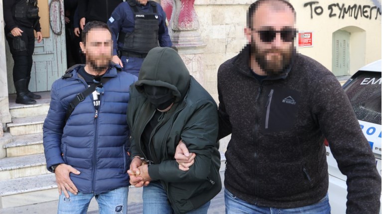 66χρονος λυράρης
