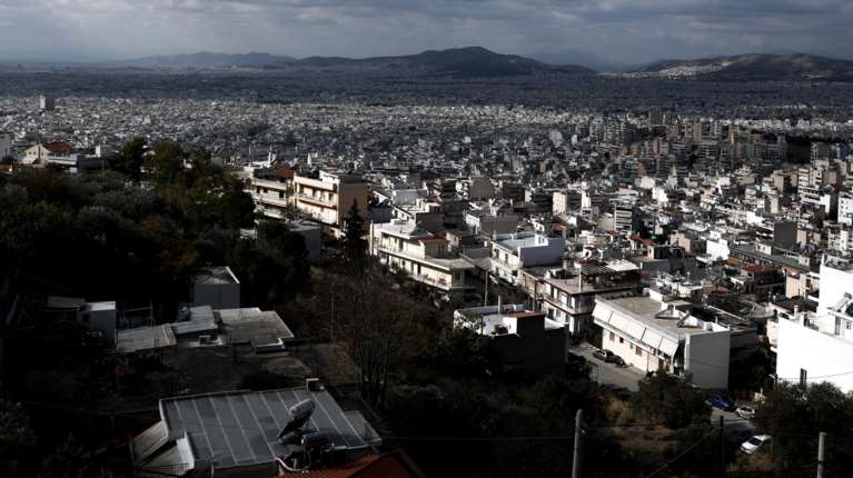 Ποιοι δανειολήπτες θα κερδίσουν έως και 50 ευρώ τον μήνα μέσα στο 2025 - Το νέο τοπίο μετά την πτώση των επιτοκίων