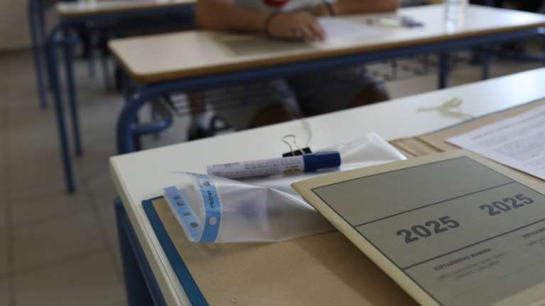 Βάσεις 2025: Η έκπληξη με τα ναυτιλιακά και οι πιο δημοφιλείς σχολές - Το "μυστήριο" με τις χιλιάδες κενές θέσεις