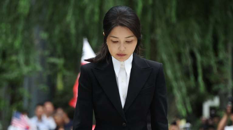 Από Πρώτη Κυρία, στο κελί: Η πρώτη μέρα της συζύγου του πρώην προέδρου της Νότιας Κορέας στην φυλακή