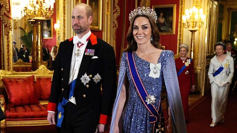 Με σπάνια τιάρα η Κέιτ Μίντλετον: Απαστράπτουσα στο γιορτινό δείπνο προς τιμήν του Γερμανού προέδρου