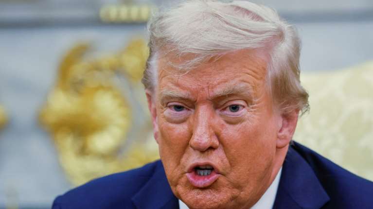 Ο Τραμπ ζητά να κατηγορηθούν ο Τζορτζ Σόρος και ο γιος του για οργανωμένο έγκλημα