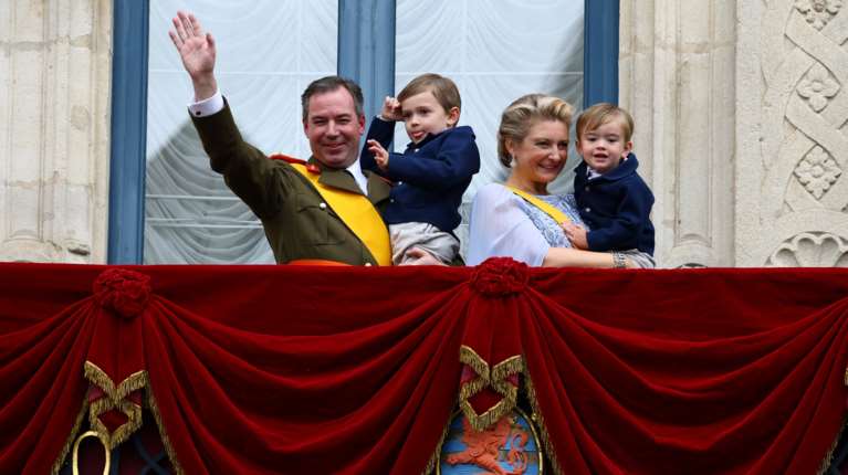 Ιστορική ημέρα στο Λουξεμβούργο: Ο Γουλιέλμος ορκίσθηκε Μέγας Δούκας - Ηγέτες και &quot;γαλαζοαίματοι&quot; που έδωσαν το παρών