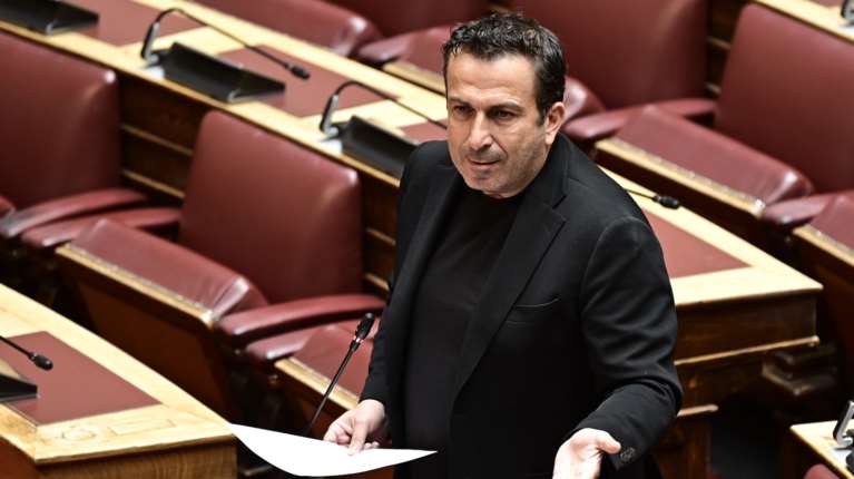 Στέφανος Παραστατίδης: "Αν ομολογείτε ότι αδυνατείτε να αντισταθείτε στη διαφθορά, παραιτηθείτε"