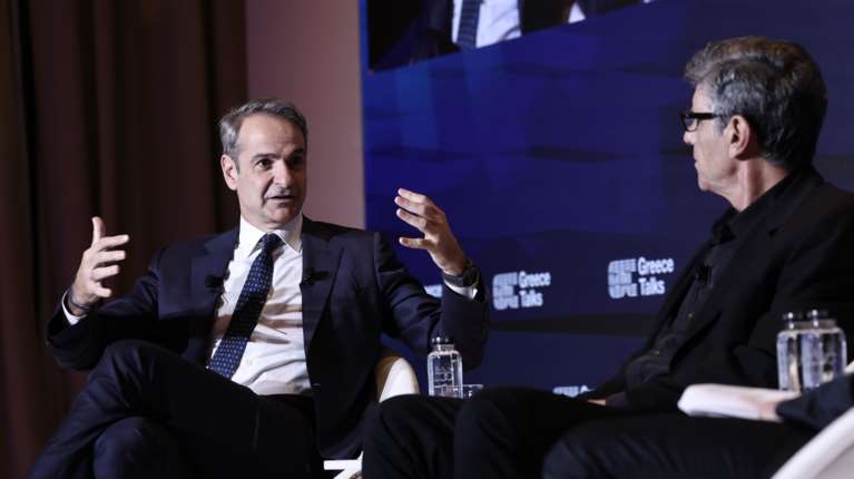 Συζήτηση Μητσοτάκη με Γιάννη Μπέζο: &quot;Είμαι και πολιτικός και τεχνοκράτης - Δεν θα διαβάσω το βιβλίο του Τσίπρα&quot;