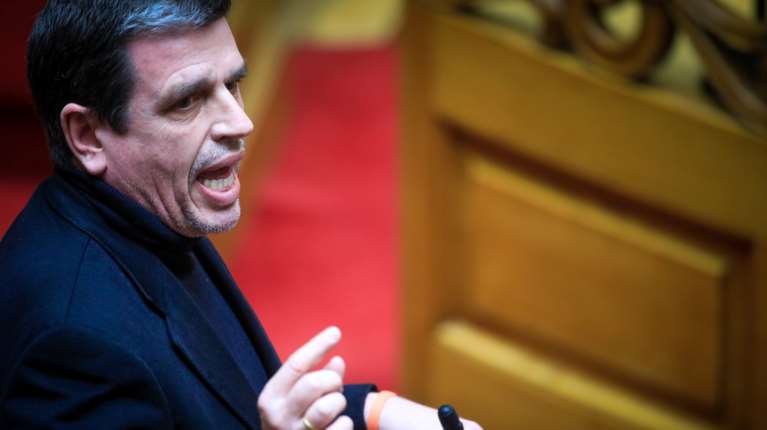 Επιμένει ο Καιρίδης για Δένδια: "Δεν έχει καμία δουλειά ο υπουργός να παρεμβαίνει σε κοινοβουλευτικό διάλογο"