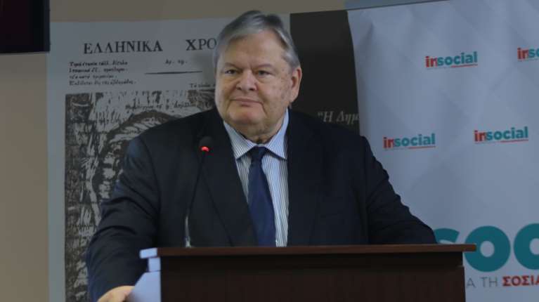 Γιατί ο Ευάγγελος Βενιζέλος κατηγορεί την κυβέρνηση για "αναθεωρητικό λαϊκισμό"- Οι ειρωνείες για την πρόταση Μητσοτάκη