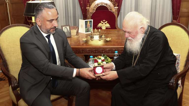 Συνάντηση Ιερώνυμου με τον Παλαιστίνιο δήμαρχο της Βηθλεέμ: "Προσευχηθείτε για εμάς" [εικόνες - βίντεο]