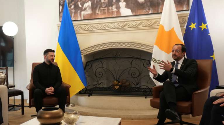 Ζελένσκι από την Κύπρο: Ασαφείς οι απαντήσεις των Ευρωπαίων για την Ουκρανία μετά τον πόλεμο - Θέλει συνάντηση με Τραμπ