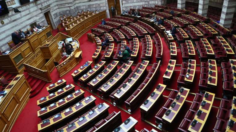 Βουλή: Δείτε live τη συζήτηση για τον Προϋπολογισμό - Το βράδυ η ψηφοφορία [βίντεο]