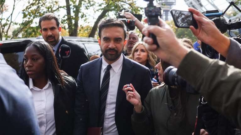 Άνοιγμα Μαμντάνι σε Τραμπ και εβραϊκή κοινότητα: &quot;Ανοιχτή η πόρτα του διαλόγου - Ανυπομονώ να συνεργαστώ με Εβραίους ηγέτες&quot;