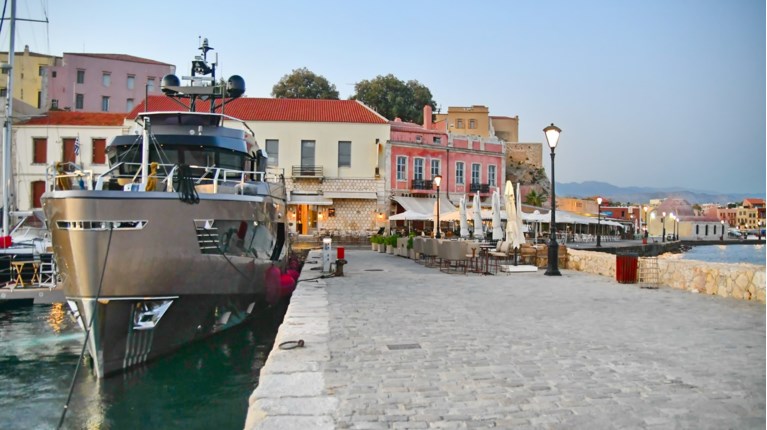 θαλαμηγός