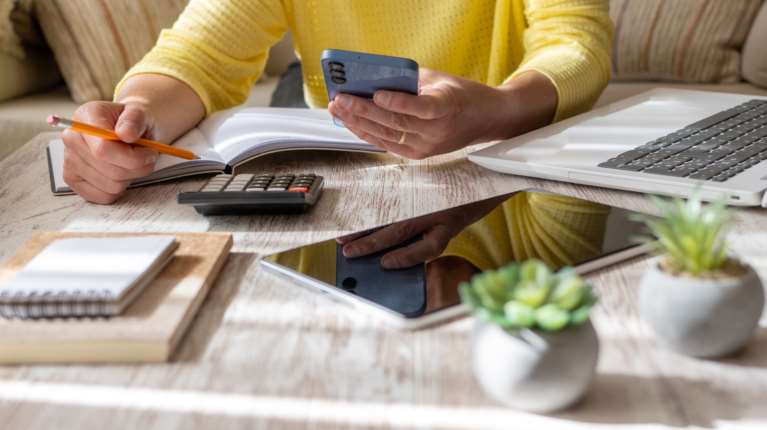 Παγώνουν οι ποινικές διώξεις για οφειλέτες που ρυθμίζουν τα χρέη τους