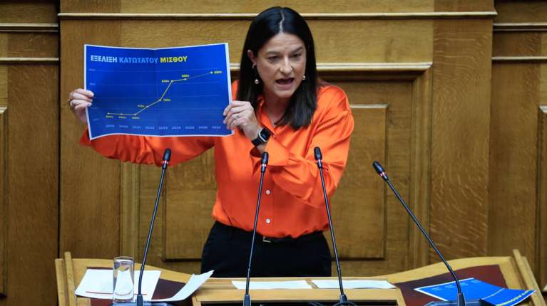 Βουλή: Υπερψηφίστηκε με 158 &quot;υπέρ&quot; το εργασιακό νομοσχέδιο