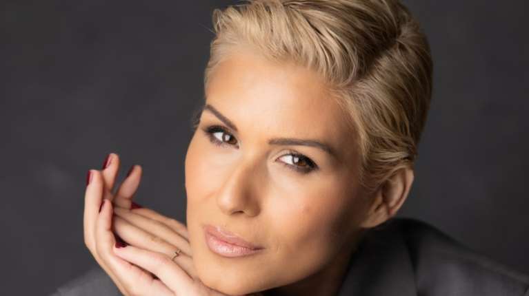 Άννα Κανδαράκη στο TheTOC: Γιατί στον έρωτα μένουμε, φεύγουμε ή κρατάμε αποστάσεις - Τι κρύβεται πίσω από τις επιλογές μας