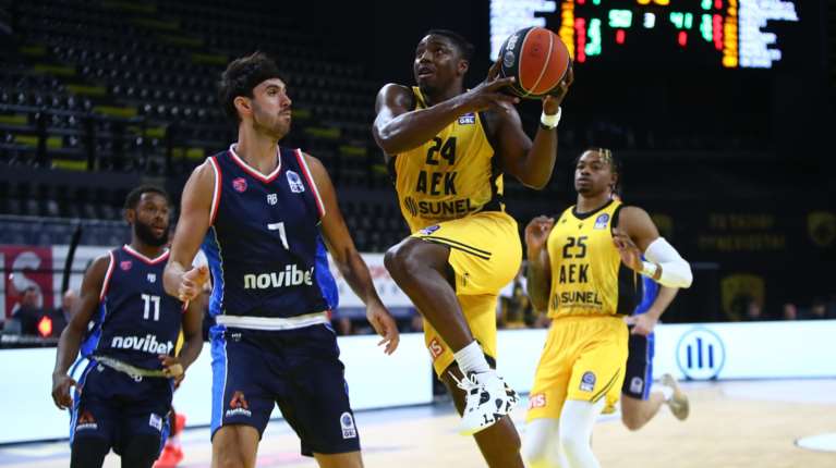 Basket League: Η ΑΕΚ έκανε το &quot;2 στα 2&quot;, 93-73 τον Πανιώνιο