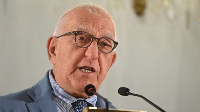 Κακλαμάνης για λουκέτο στα ΕΛΤΑ: 30 βουλευτές της ΝΔ παρέλασαν έξαλλοι στο γραφείο μου