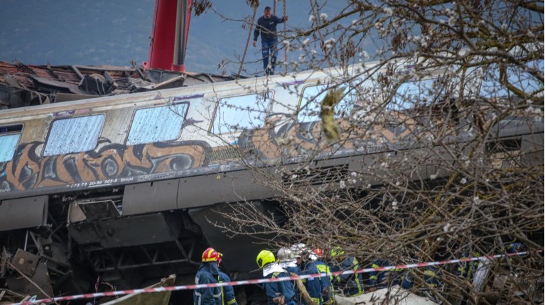 ΤΡΕΝΑ ΤΕΜΠΗ