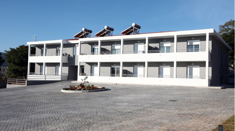 ΣTPATIΩTIKΑ ΣΠΙΤΙΑ XAIΔAPI